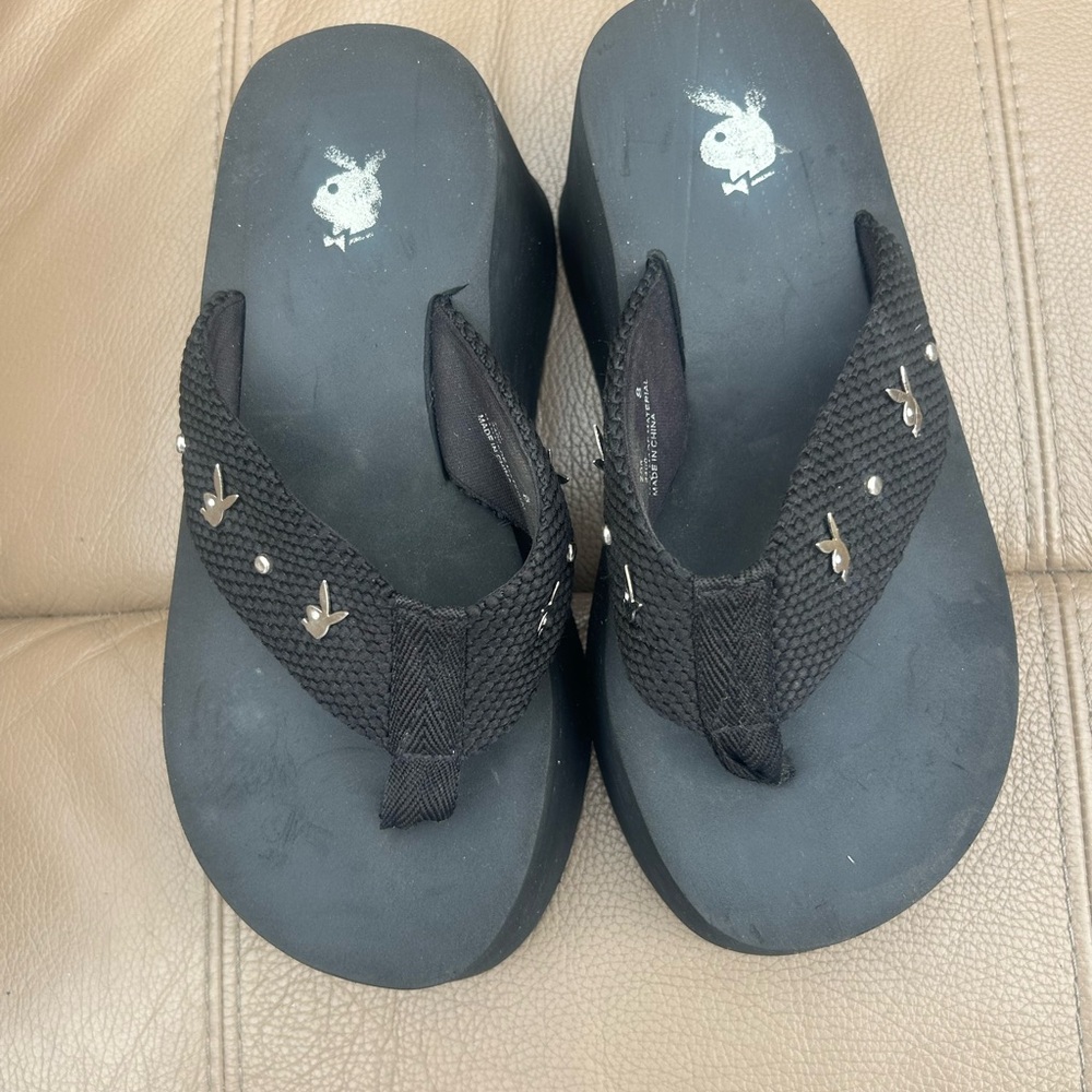 PLAYBOY Black Platform Flip Flop Sandals with Bunny Studs